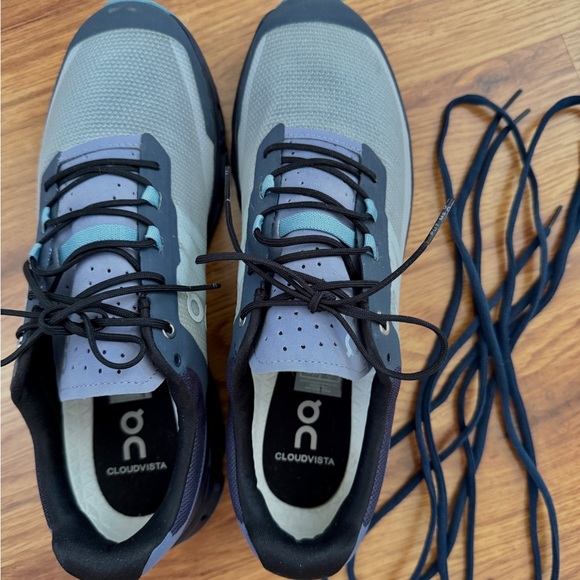 On Running Cloudvista Men's + extra shoe laces - Gray and Black, sz M10 - Picture 9 of 9
